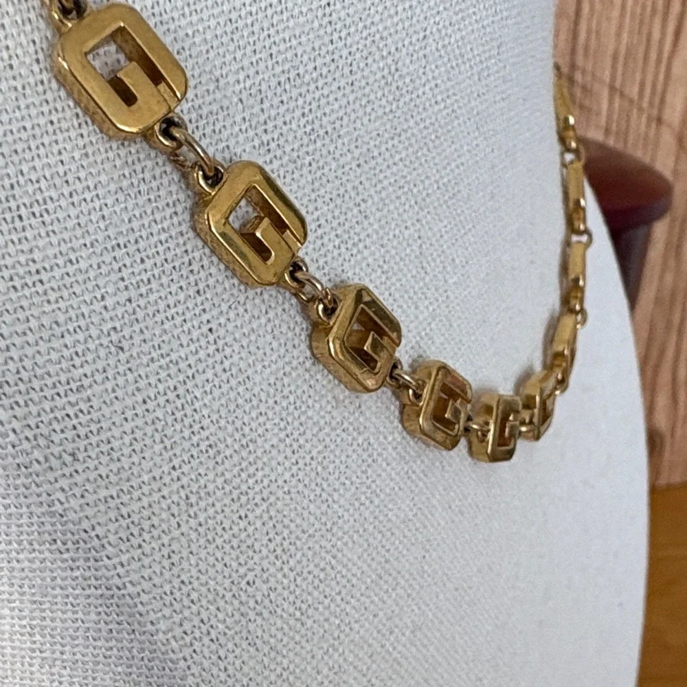 Givenchy G logo chain link necklace Gold Plated Gold Tone 15